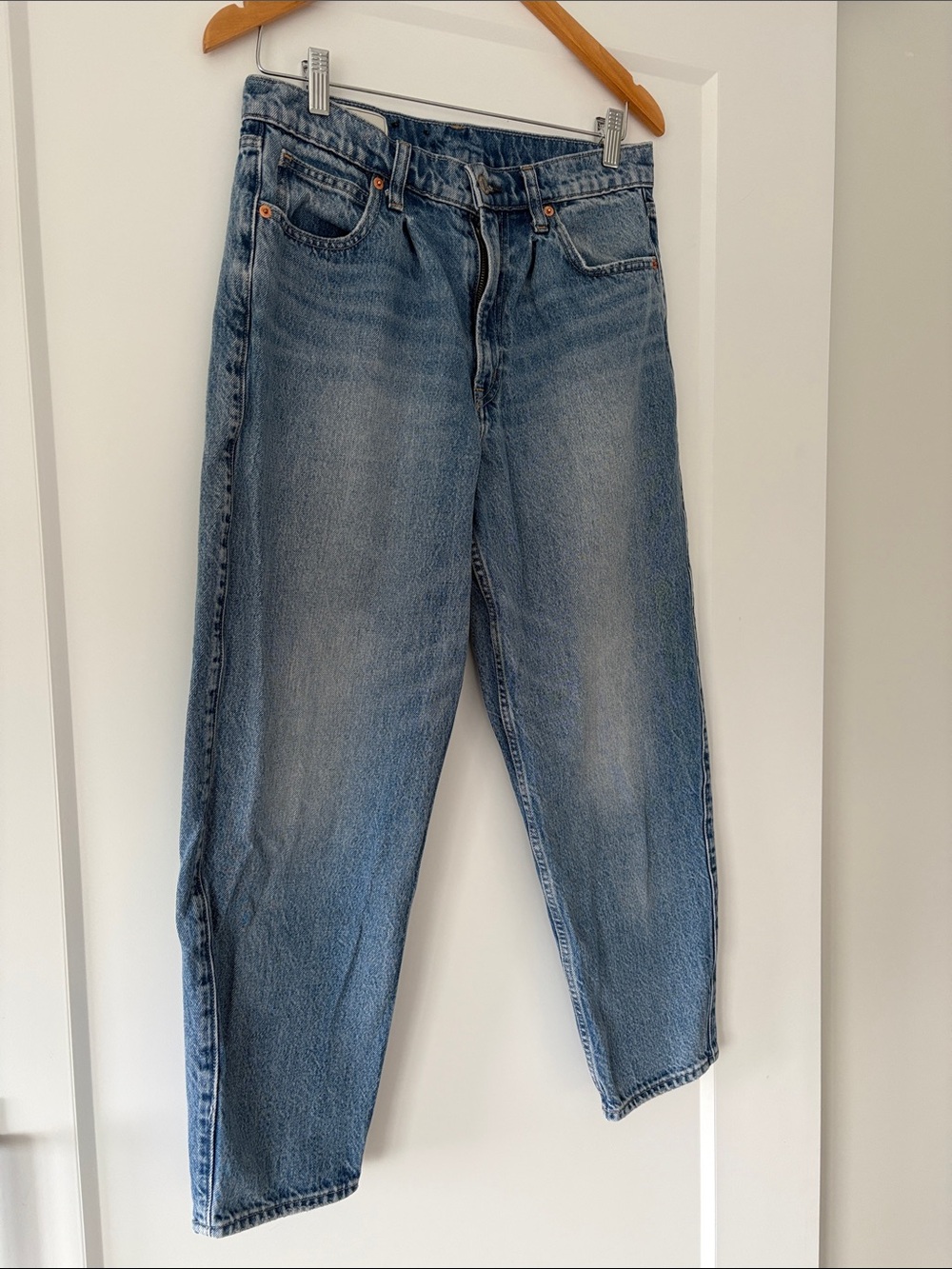 GAP High-Rise Cropped Barrel Jeans